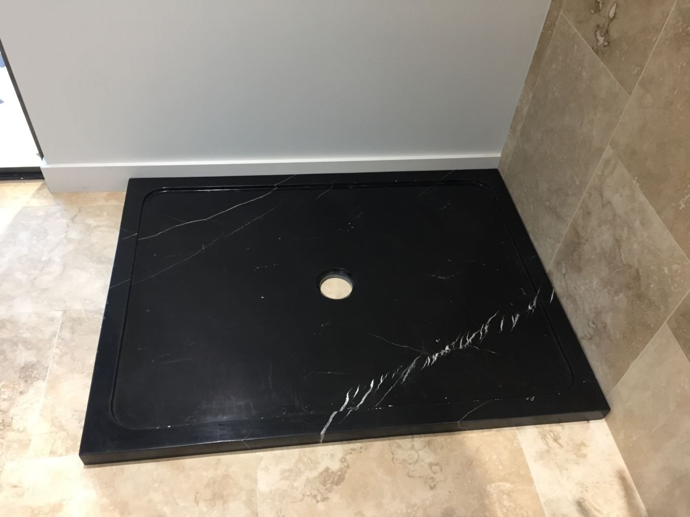 Receveur de douche en marbre noir Toros