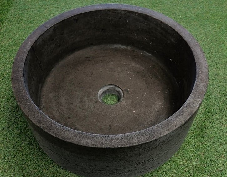 Black Basalt ( S )  40 x 15 cm