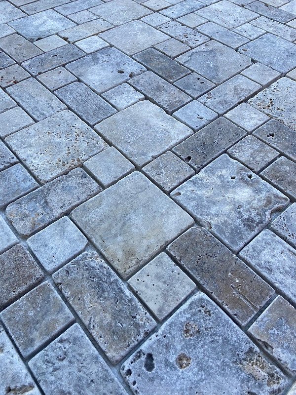 Ensemble De Mosaïques En Travertin Argenté à Motif Romain